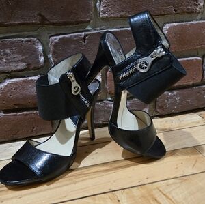 Michael Kors BLACK HEEL LEATHER SANDLE-ZIP SIDE w/MK LOGO-Sz 6.5 NWOT- STUNNING!
